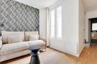Modern studio - 2 P - Montreuil Hotel in Vincennes