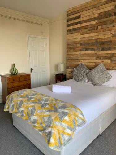 155 studio 6 - Uplands - Smart Tv Hotel in Swansea