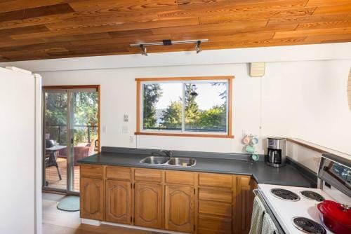Ocean Vista In the Woods on Saltspring Island Hotel in Salt Spring Island