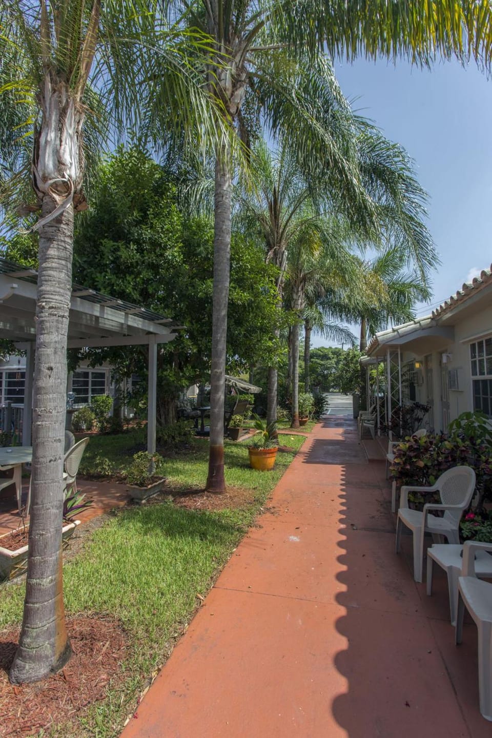 Richard's Motel Extended Stay Hotel in Hallandale Beach