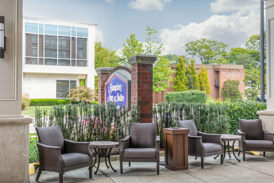 Hampton Inn & Suites Nashville-Green Hills Hotel in Nashville