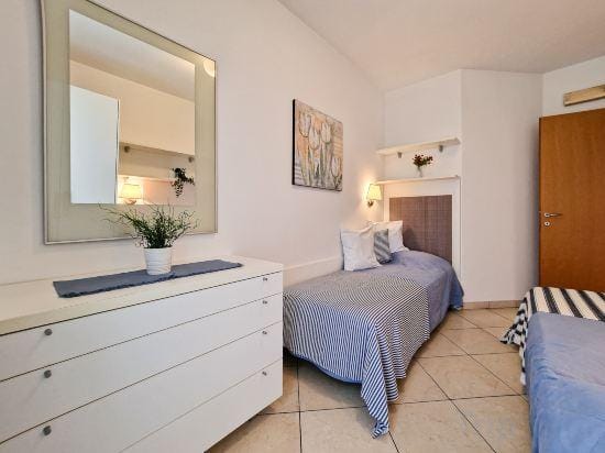 Modern Three Room Flat with Pool Hotel in Bibione