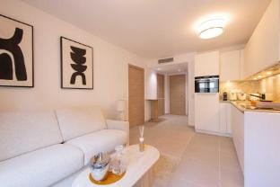 Bright Apartment 1BR/2P - Port of Saint-Tropez Hotel in Saint-Tropez