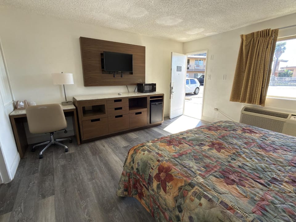 The River Inn & Suites Hotel in Red Bluff