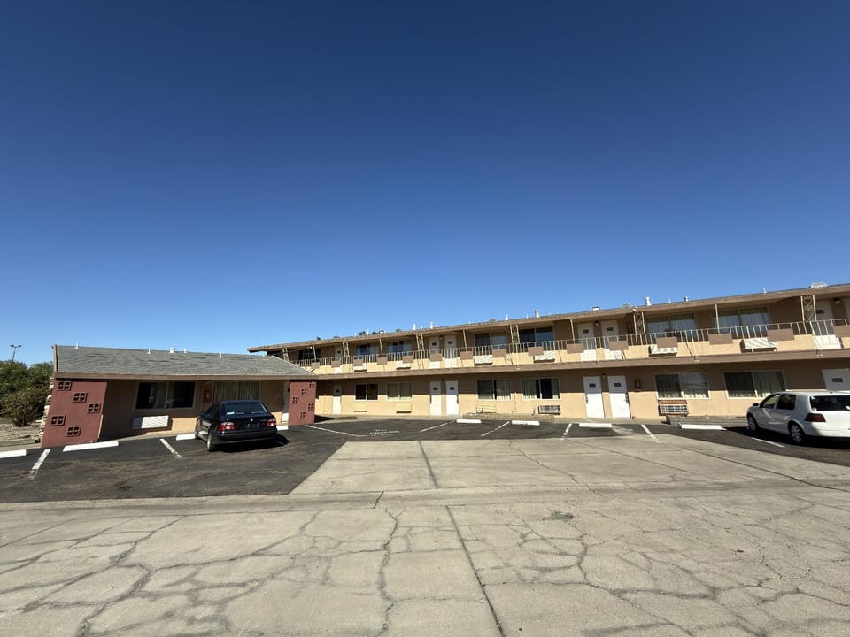 The River Inn & Suites Hotel in Red Bluff