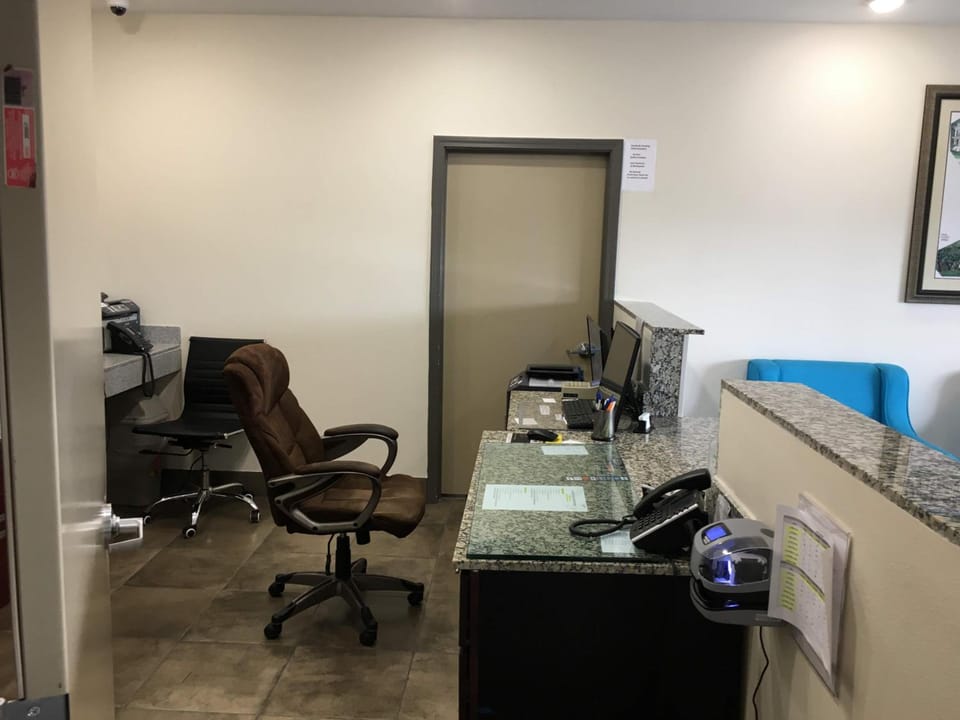 Americas Best Value Inn Plaquemine Hotel in Mississippi