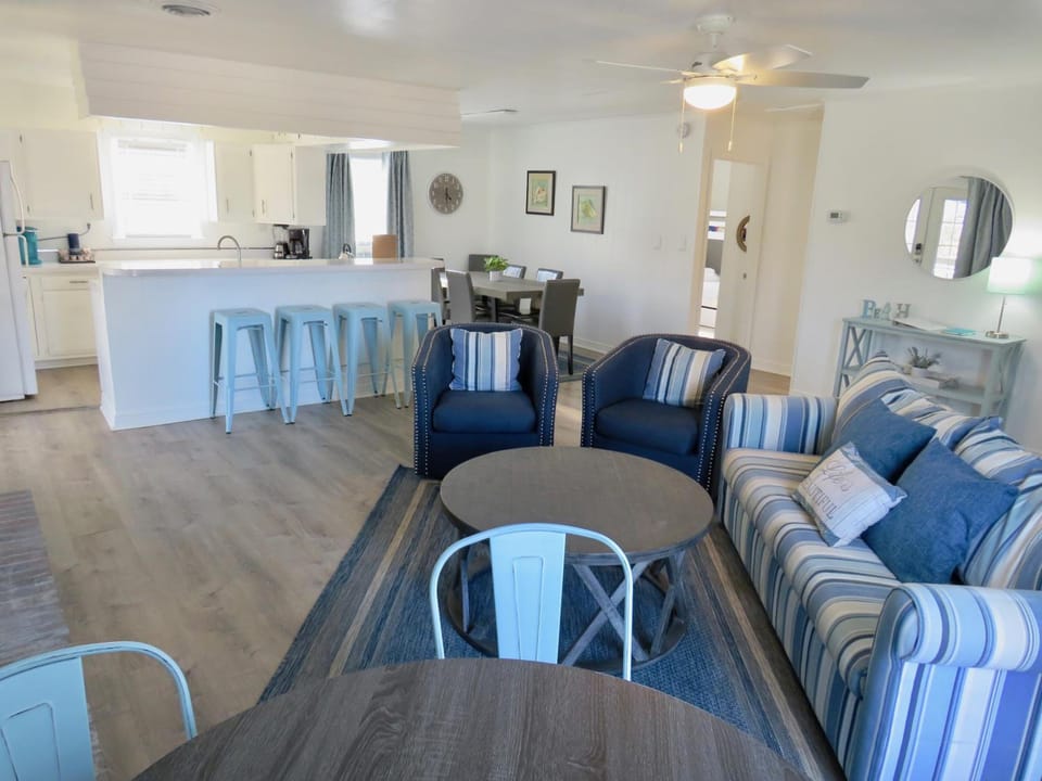Saltaire Cottages Hotel in Kitty Hawk