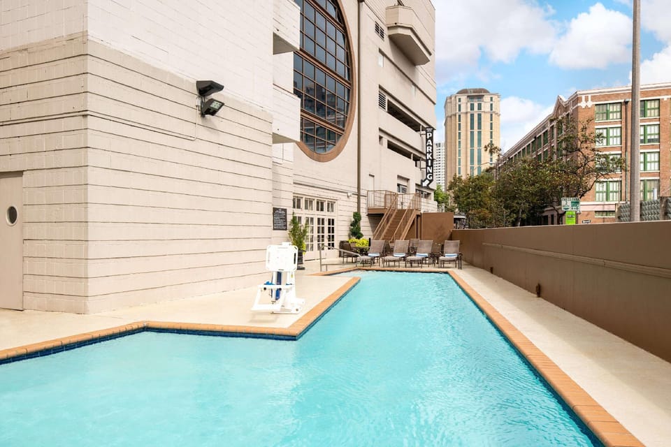 Embassy Suites by Hilton New Orleans Hotel in Warehouse District