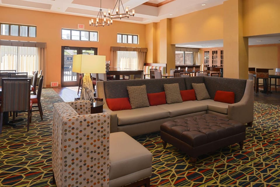 Hampton Inn & Suites Pueblo-Southgate Hotel in Pueblo