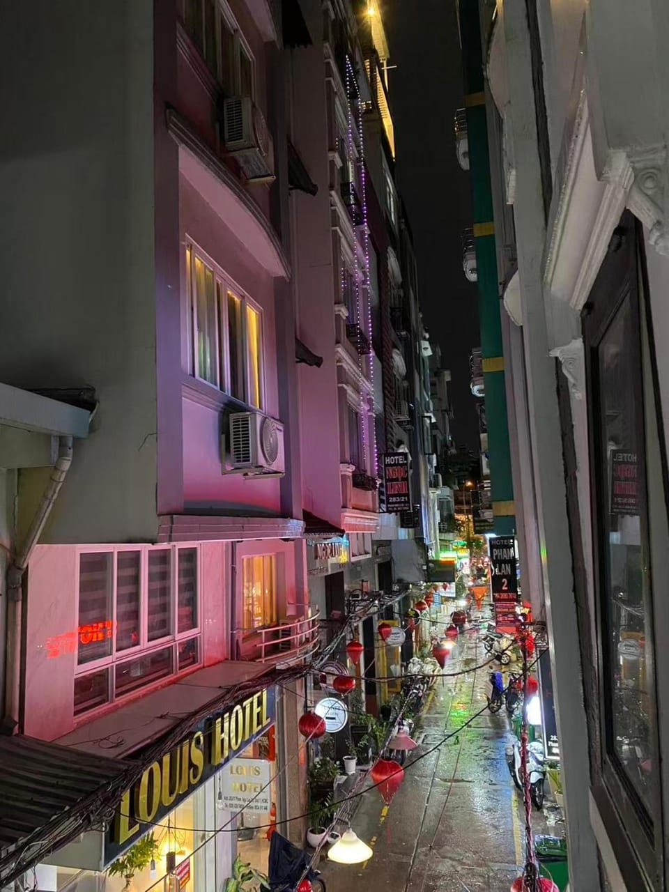 funny hostel & cafe Bed and Breakfast in Ho Chi Minh City