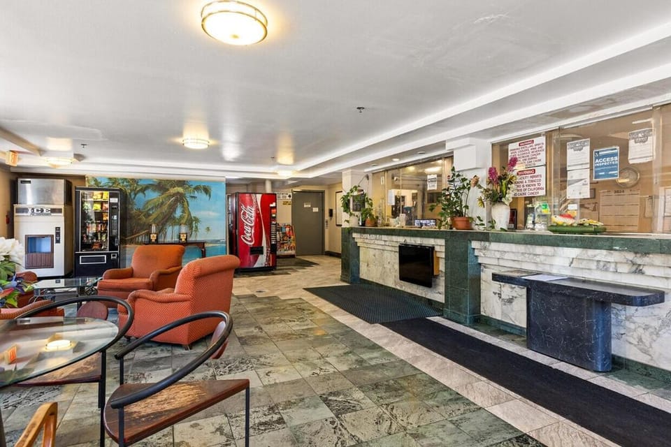Paradise Lodge - Canoga Park, Los Angeles Hotel in Winnetka