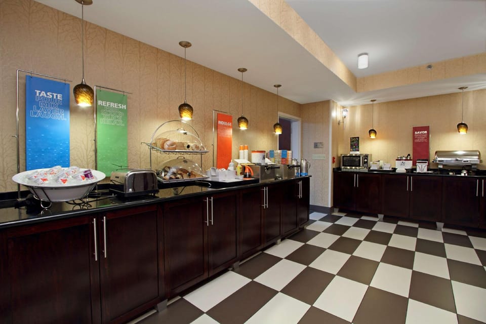 Hampton Inn Columbus-International Airport Hotel in Gahanna