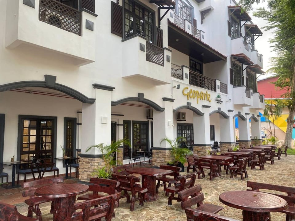 Capital O 91179 Geopark Oriental Village Boutique Hotel Hotel in Kedah
