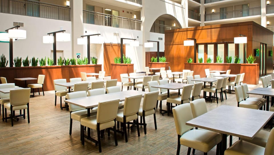 Embassy Suites by Hilton Cincinnati Northeast Blue Ash Hotel in Blue Ash
