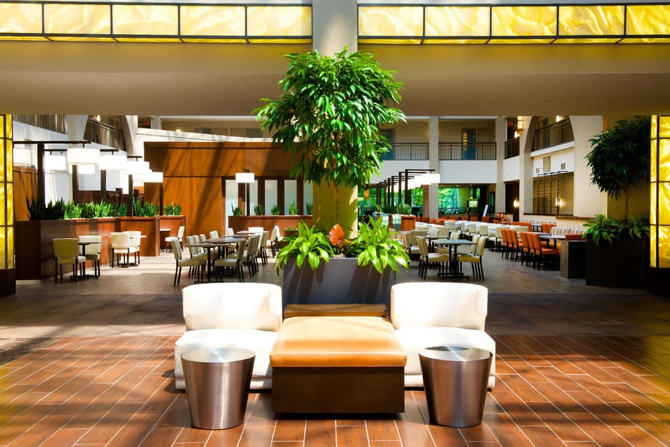 Embassy Suites by Hilton Cincinnati Northeast Blue Ash Hotel in Blue Ash