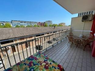 Spacious apartment for six guests Hotel in Porto Santa Margherita