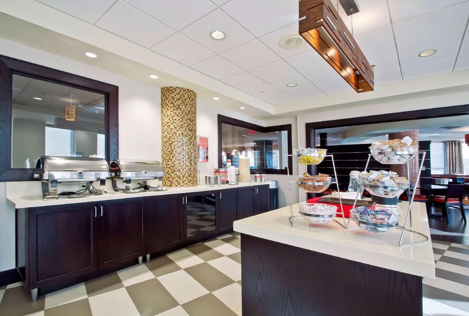 Hampton Inn & Suites Columbus-Downtown Hotel in Short North