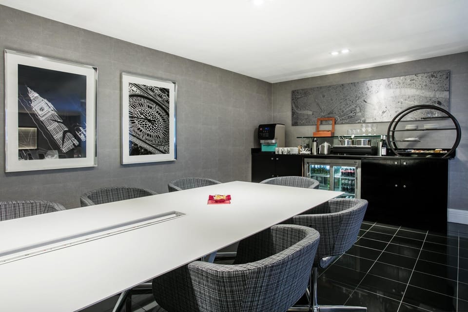 Crowne Plaza London Ealing By IHG Hotel in London Borough of Ealing