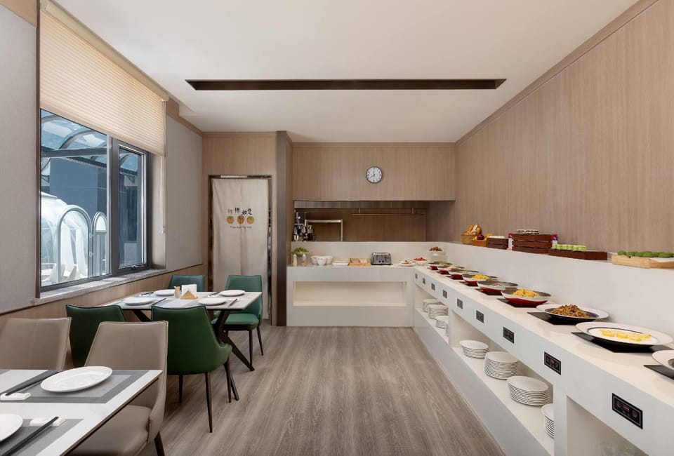 Ramada Encore by Wyndham Wuhan Downtown Hotel in Wuhan