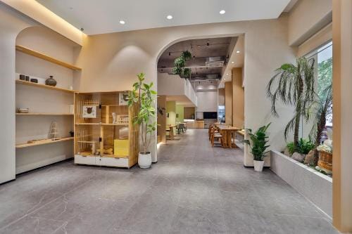 Shared lounge/TV area