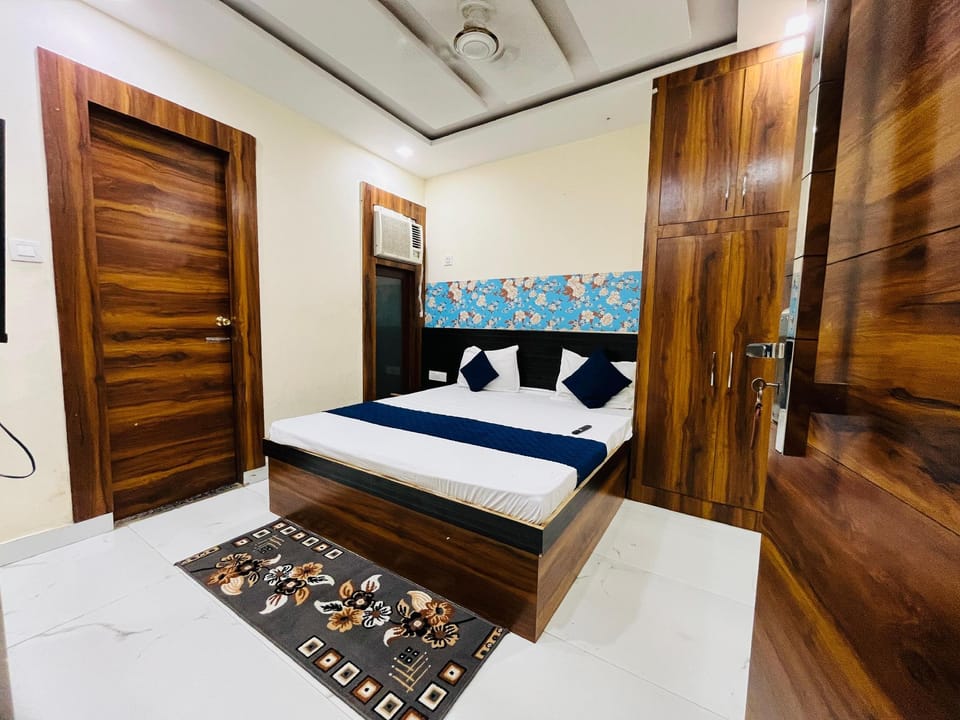 Nirvana Stay Hotel in Uttar Pradesh