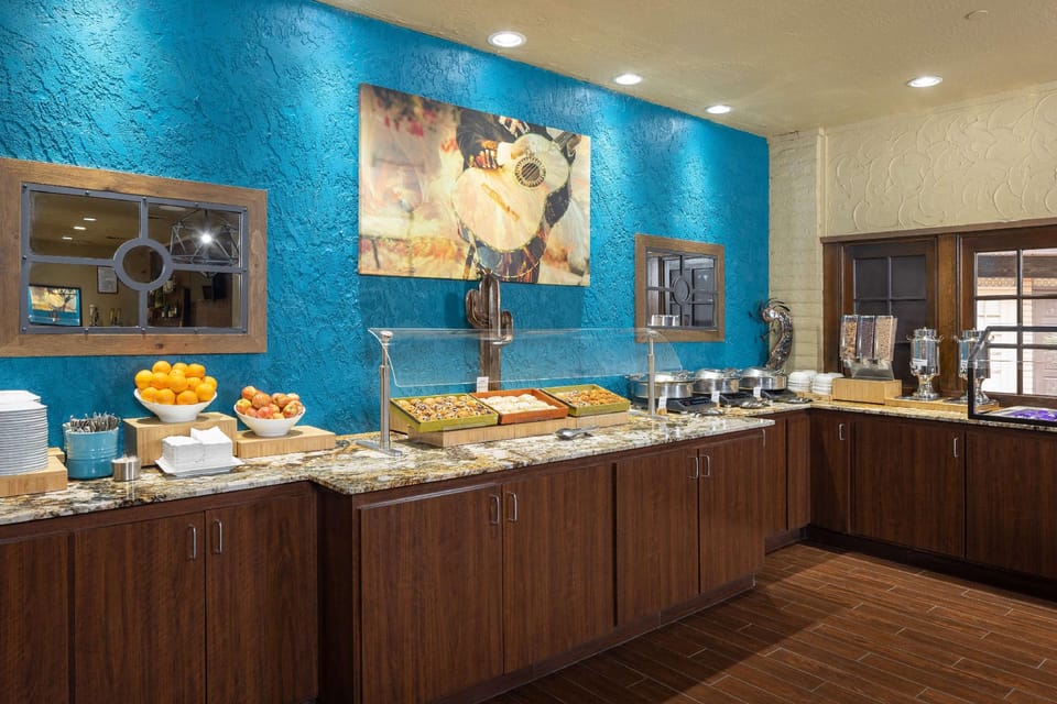 DoubleTree Suites by Hilton Tucson - Williams Center Hotel in Tucson