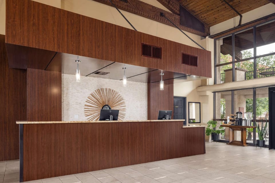 DoubleTree Suites by Hilton Tucson - Williams Center Hotel in Tucson