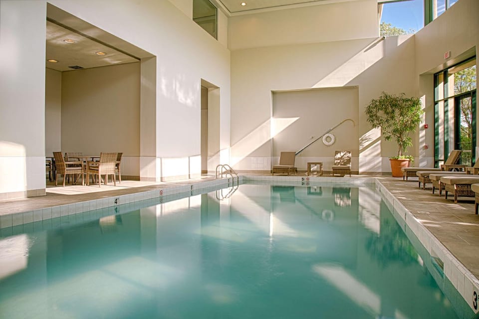 Embassy Suites by Hilton Chicago O'Hare Rosemont Hotel in Rosemont