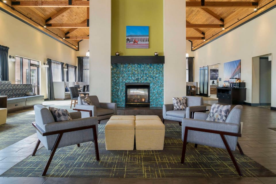 Comfort Inn & Suites Toledo North Hotel in Toledo