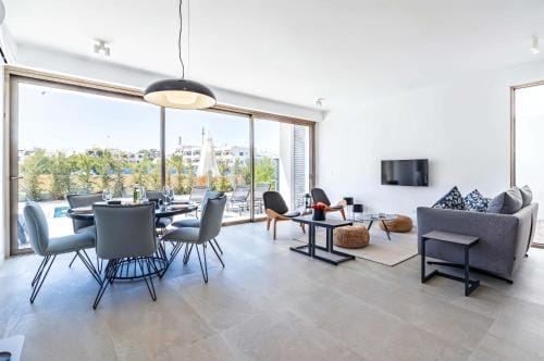 Azure Luxe Villas Hotel in Paralimni