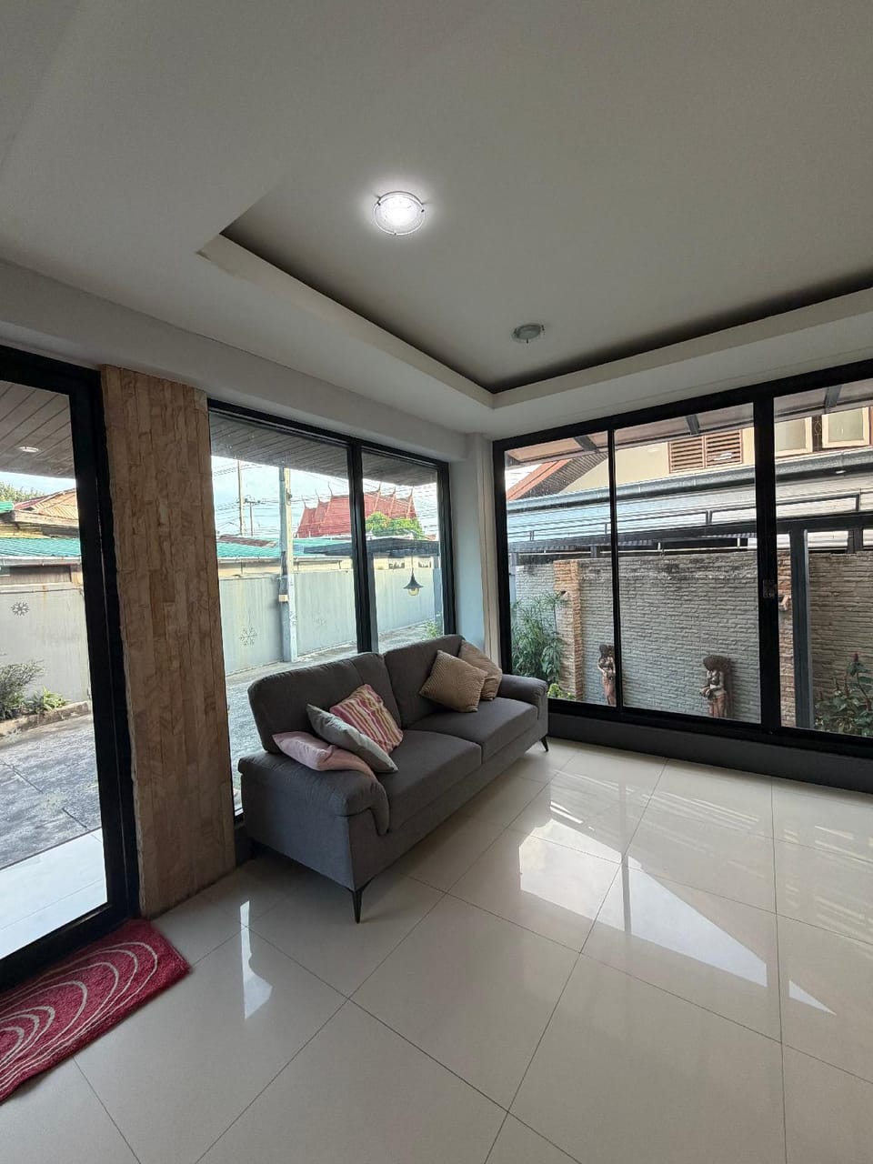 Krit Place Hotel in Laos