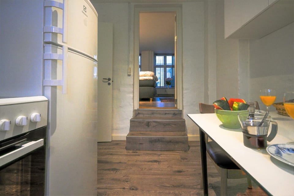 Sanders Lake - Pleasant 2-bdr Apt in City Center Hotel in Copenhagen