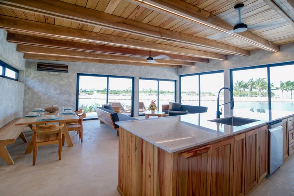 Seabird Belize Vacation Rentals Hotel in Stann Creek District