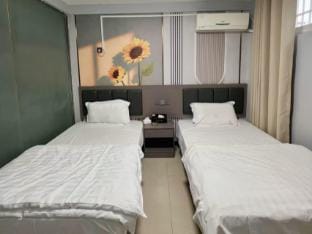 Mengcheng County Auto Parts City Yuyang Hotel Hotel in Jiangsu