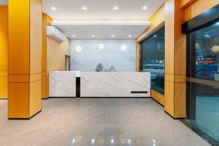 Yisu Meizhu Smart Hotel (Fenghua Wanda Plaza Yintai City Branch) Hotel in Zhejiang