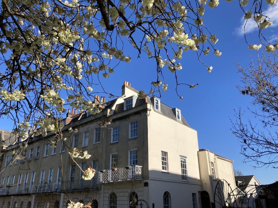 Stylish Studio Apartment in Clifton Village Hotel in Bristol