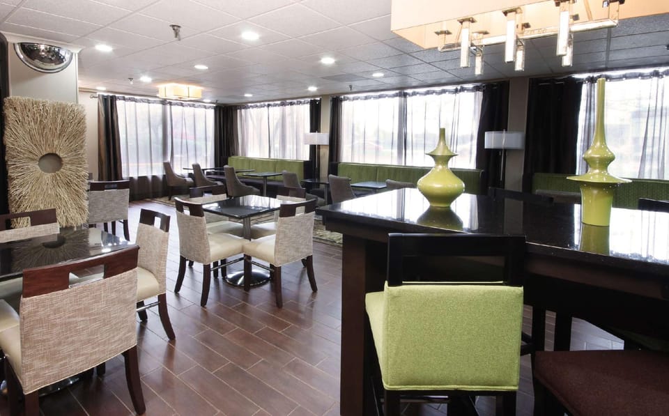 Hampton Inn Indianapolis-N.E./Castleton Hotel in Castleton