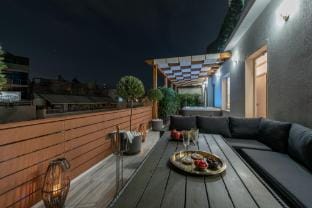 Acropolis Divine Penthouse Hotel in Athens