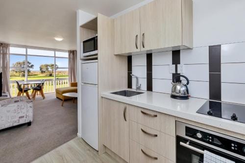 Ruakaka Beach Front Motel Motel in Auckland Region