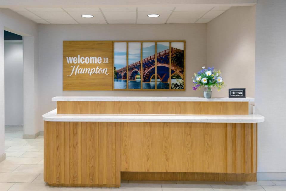 Hampton Inn & Suites Austin-Airport Hotel in Montopolis