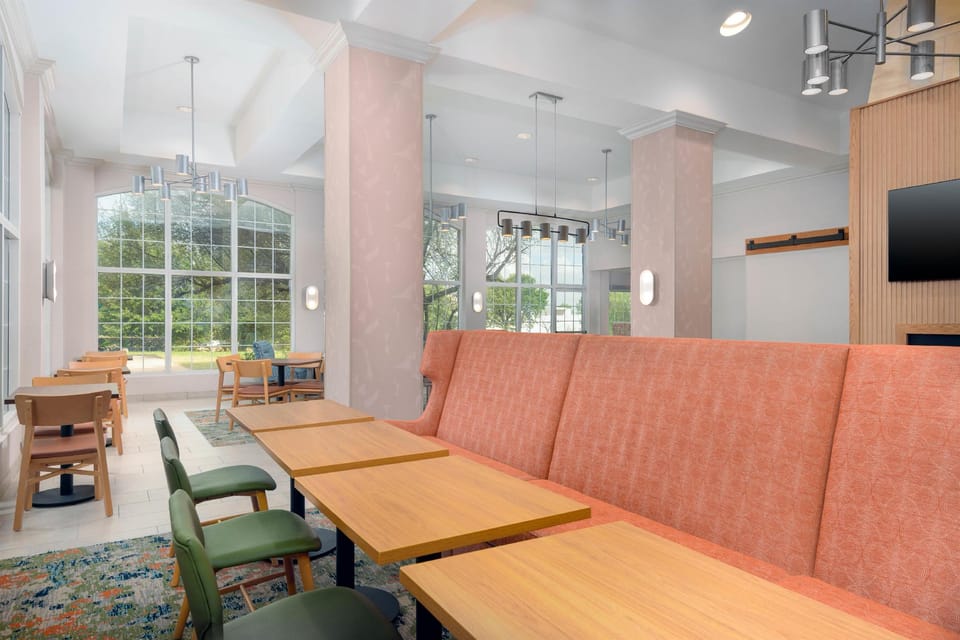 Hampton Inn & Suites Austin-Airport Hotel in Montopolis