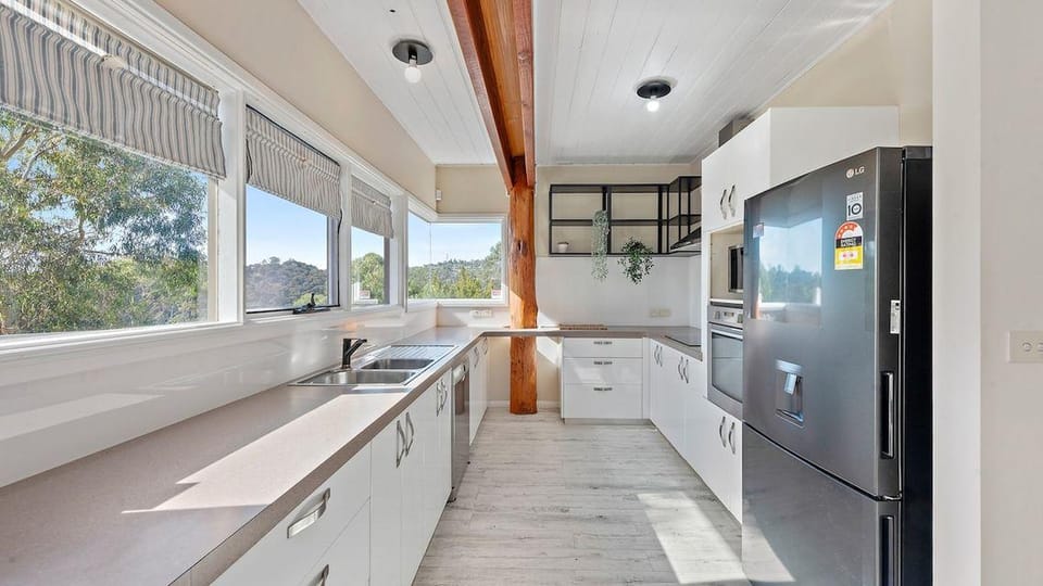 Mountain view house Hotel in Tasmania
