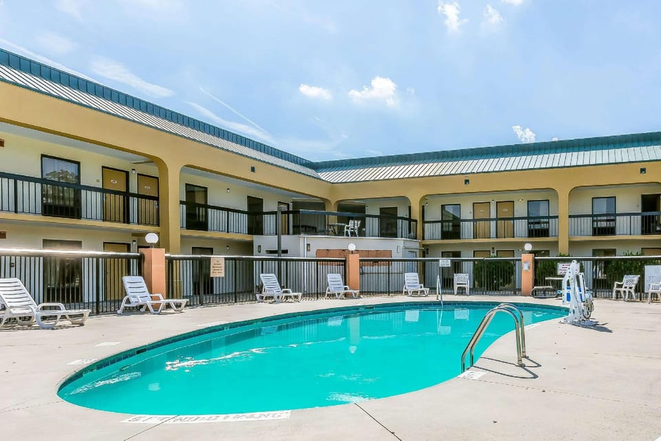 Rodeway Inn Knoxville East Hotel in Knoxville