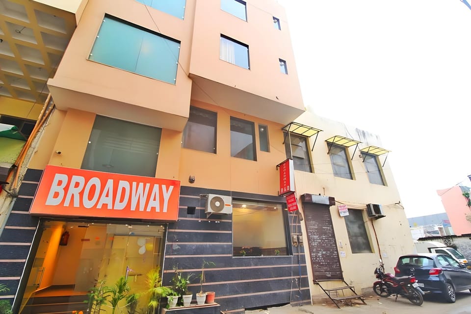 BROADWAY			 Hotel in New Delhi
