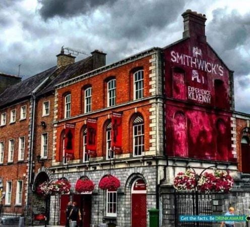 The Tholsel Bar and Townhouse Kilkenny Hotel in Kilkenny City