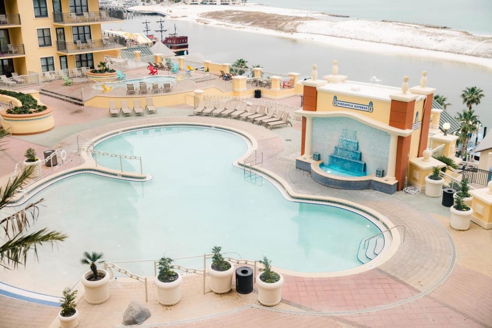 Harbor Suites at Harborwalk Village Hotel in Okaloosa Island