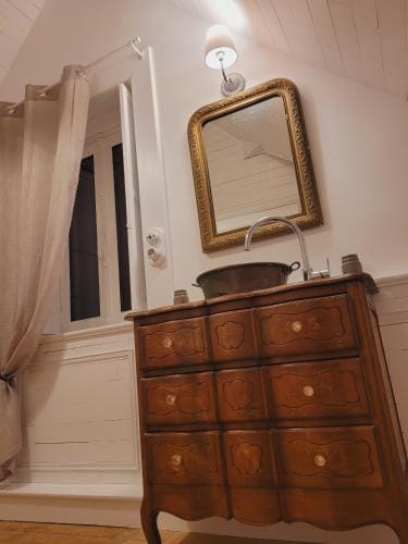 Chambre de charme dans un cadre bucolique a 20min du Mans Hotel in Centre-Val de Loire