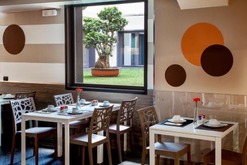 The Fourth Dimension by Domidea Hotel in Rome