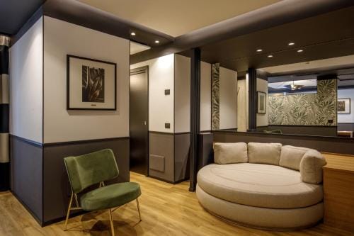 The Fourth Dimension by Domidea Hotel in Rome