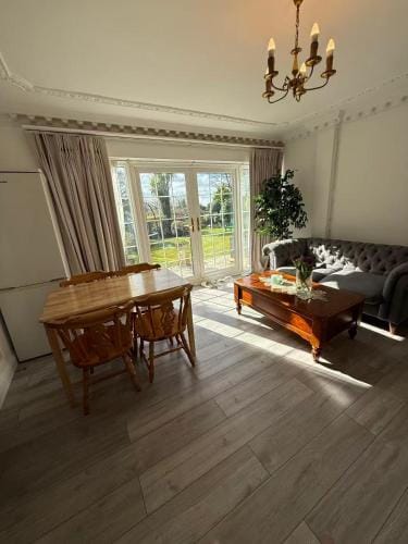 Kuns house Hotel in Harrow